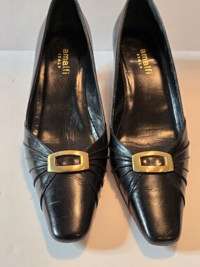 Amalfi Black Leather Pointed Toe Pumps with Gold Buckle Sz 8AA